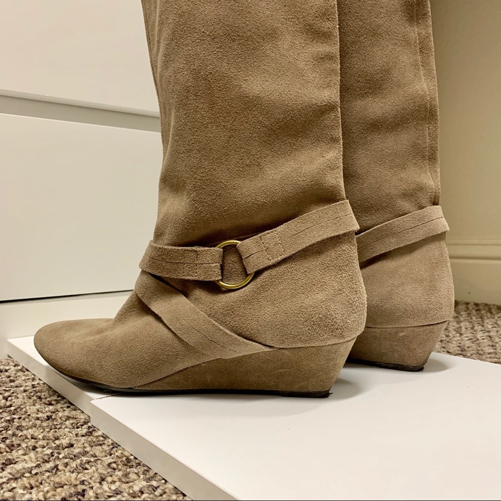 Suede boots